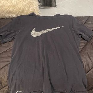 used but good condition nike t shirt